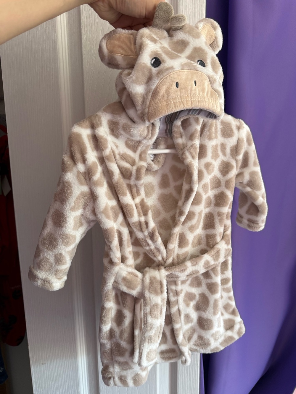Modern Baby Giraffe Robe - Picture 2 of 4